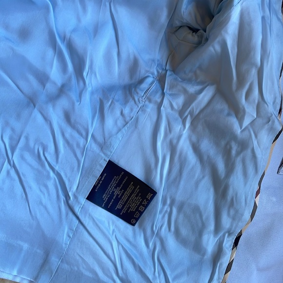 Burberry mini skirt with matching jacket - Picture 4 of 10